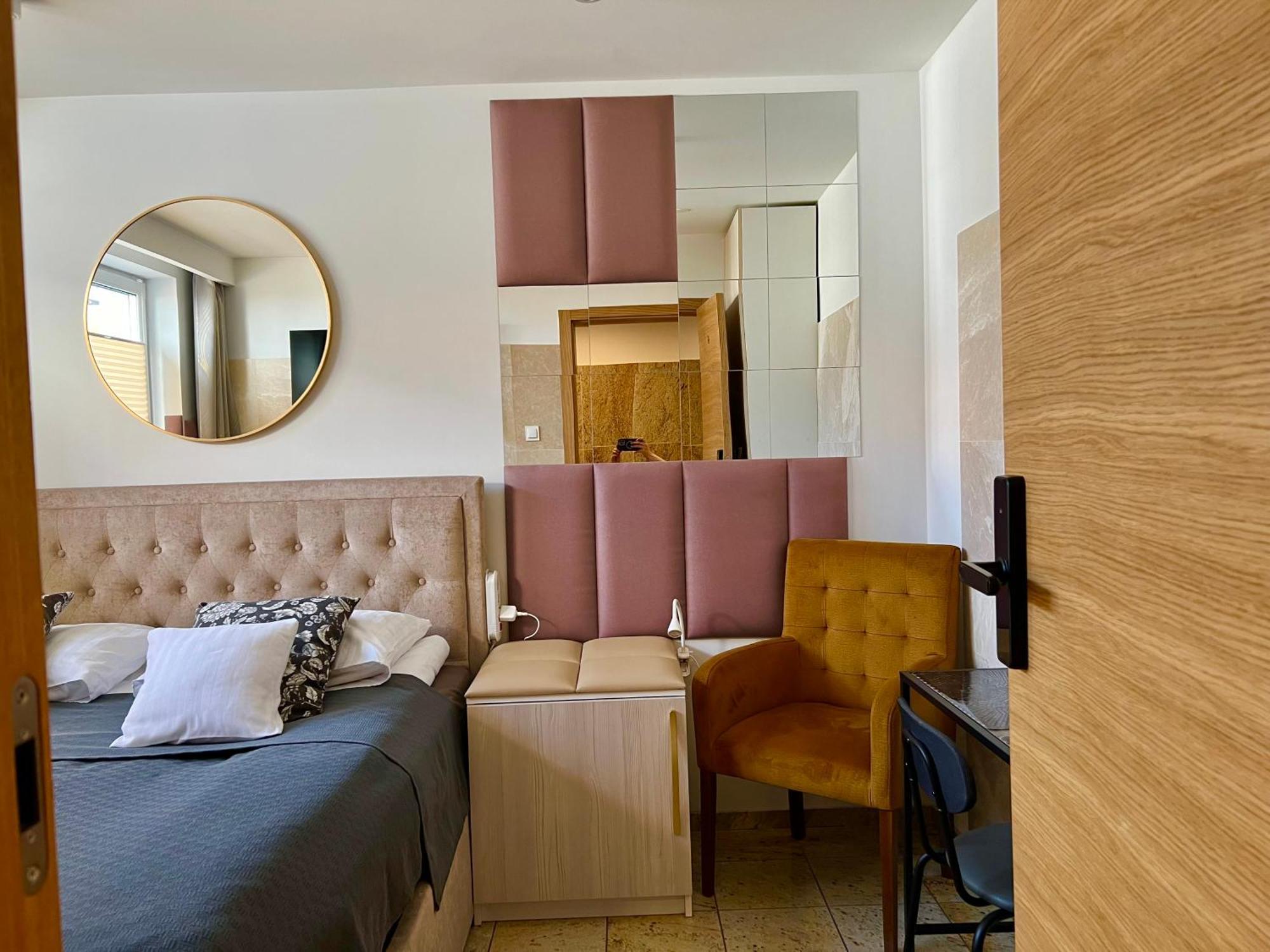 North Nest Luxury Suites غدانسك الغرفة الصورة