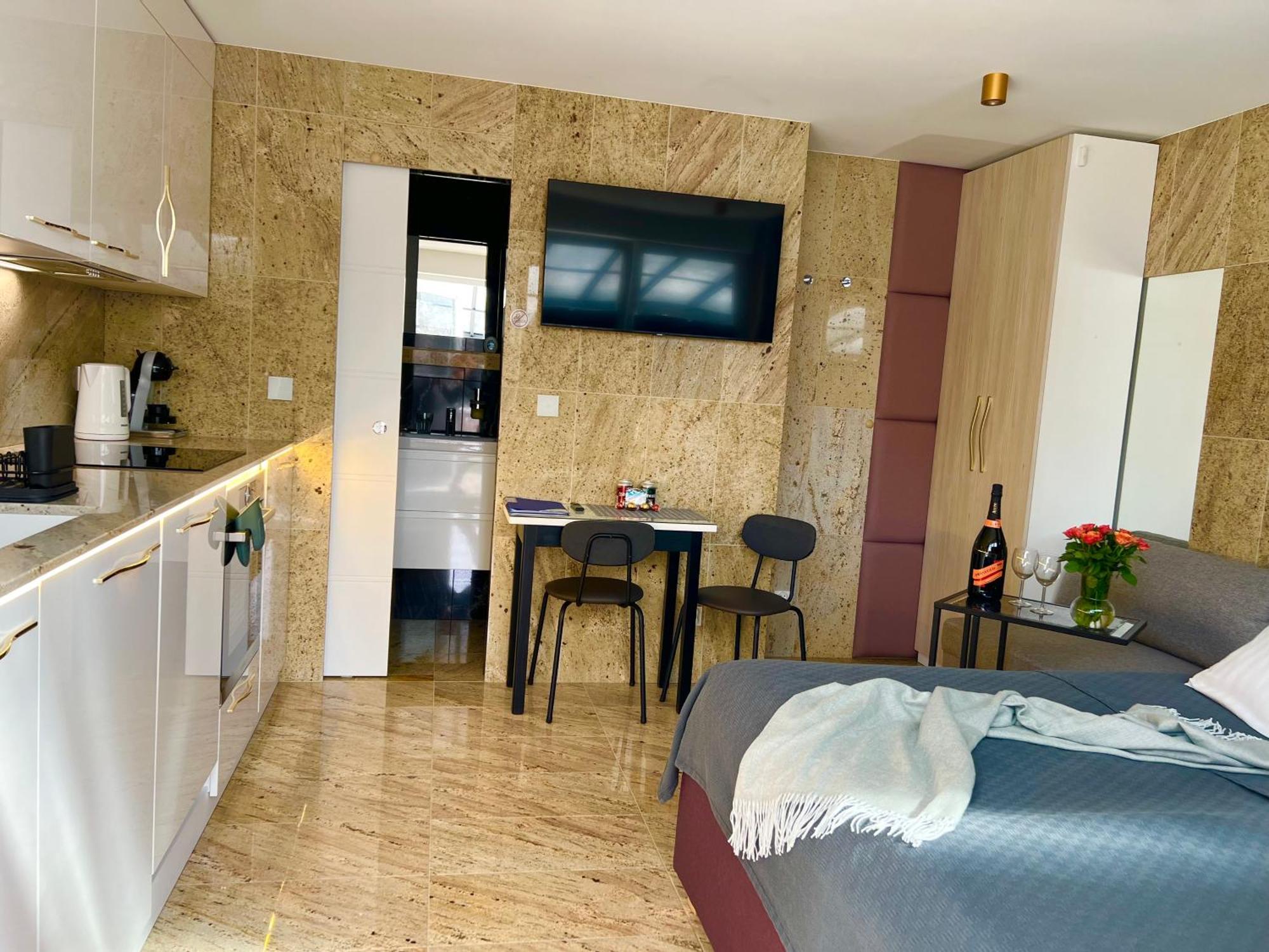North Nest Luxury Suites غدانسك الغرفة الصورة