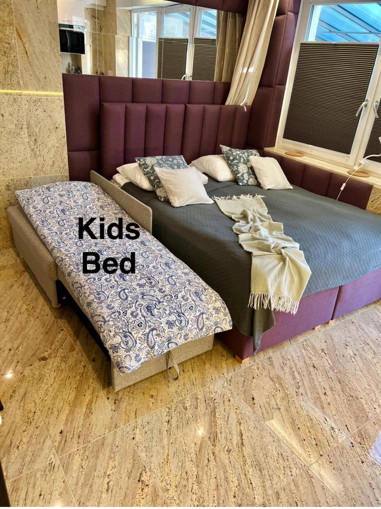North Nest Luxury Suites غدانسك الغرفة الصورة